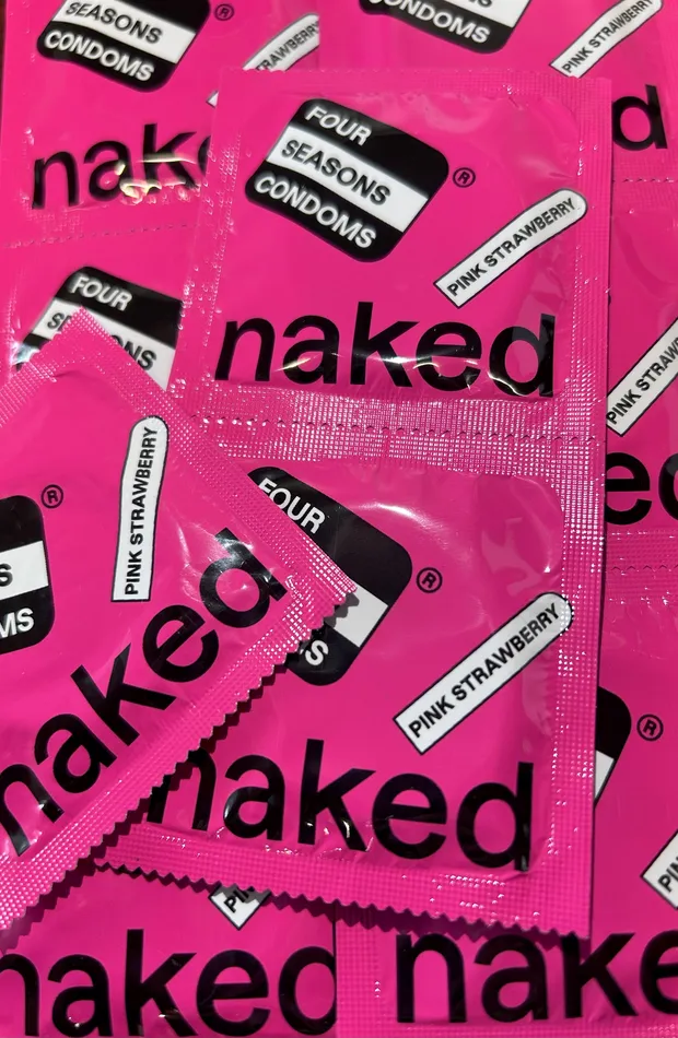 Four Seasons Four Seasons Naked Pink Strawberry 144 Condoms Vibrators